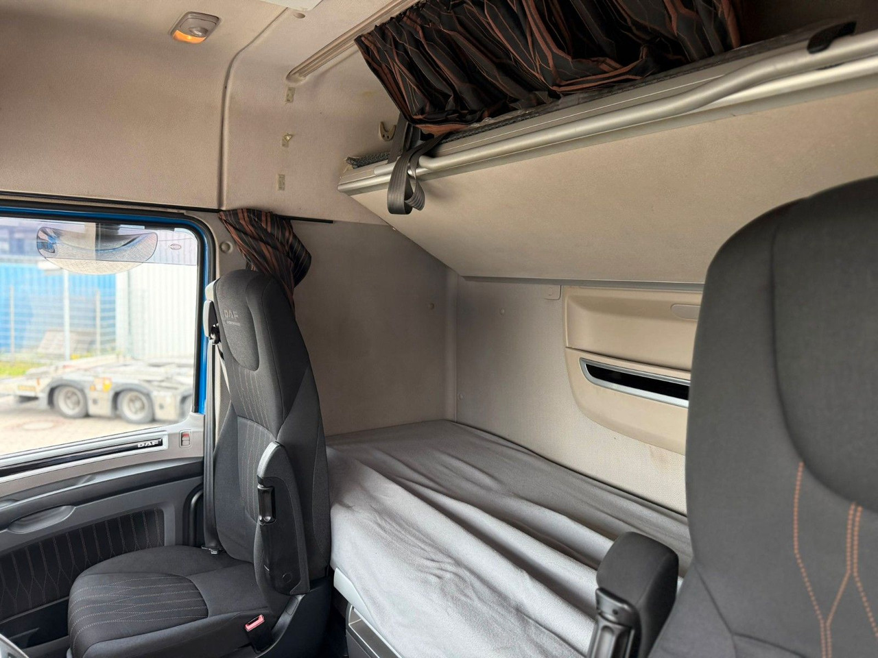 Leasing financiero de  DAF XF 480 Low +Retarter+2xTank leasing DAF XF 480 Low +Retarter+2xTank: foto 15