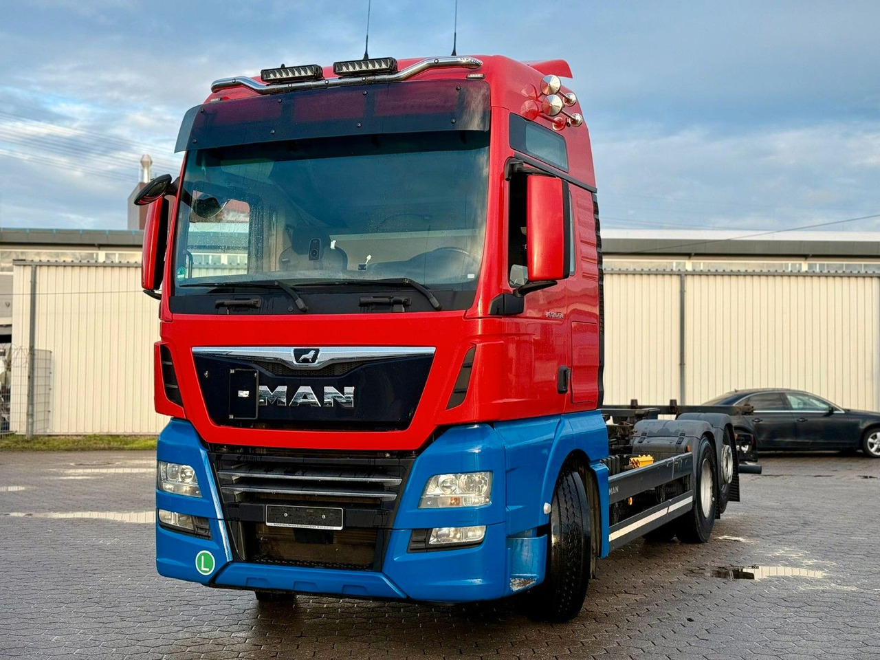 MAN TGX 26.470 XXL 6x2 BDF+Retarter +Standklima - Portacontenedore/ Intercambiable camión: foto 2 MAN TGX 26.470 XXL 6x2 BDF+Retarter +Standklima - Portacontenedore/ Intercambiable camión: foto 2