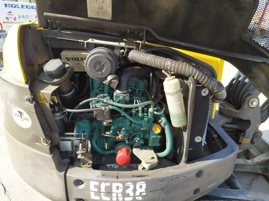Miniexcavadora Volvo ECR 38: foto 7