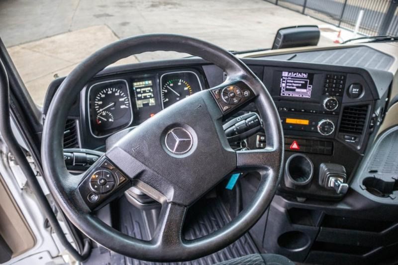 Cabeza tractora Mercedes ACTROS 1845 LS: foto 8