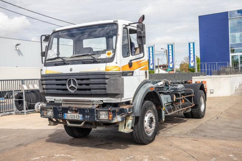 Mercedes SK 2024 HN - Multibasculante camión: foto 1 Mercedes SK 2024 HN - Multibasculante camión: foto 1