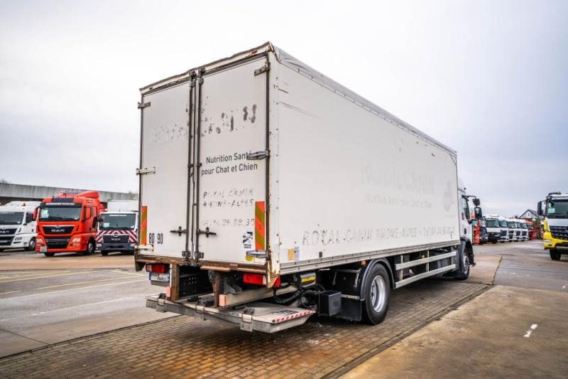 Renault D 19 280 WIDE + DHOLLANDIA 3 T. - Camión caja cerrada: foto 5 Renault D 19 280 WIDE + DHOLLANDIA 3 T. - Camión caja cerrada: foto 5