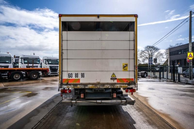 Renault D12 210C DXI + DHOLLANDIA - Camión caja cerrada: foto 4 Renault D12 210C DXI + DHOLLANDIA - Camión caja cerrada: foto 4