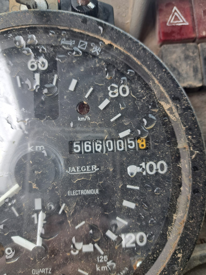 RENAULT - Camión caja abierta: foto 4 RENAULT - Camión caja abierta: foto 4