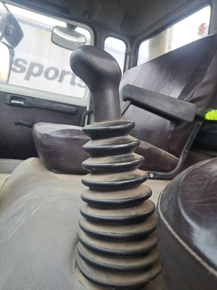 RENAULT - Camión caja abierta: foto 5 RENAULT - Camión caja abierta: foto 5