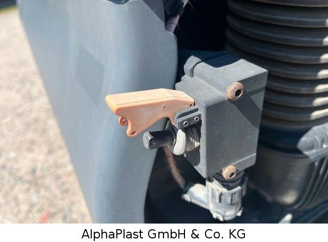 Cabeza tractora MAN 18.400 / 4x2 Hydraulik Orginal KM TipTop 18.400 / 4x2 Hydraulik Orginal KM TipTop: foto 10 Cabeza tractora MAN 18.400 / 4x2 Hydraulik Orginal KM TipTop 18.400 / 4x2 Hydraulik Orginal KM TipTop: foto 10