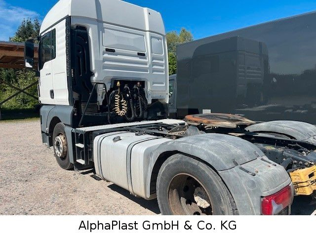 Cabeza tractora MAN 18.400 / 4x2 Hydraulik Orginal KM TipTop 18.400 / 4x2 Hydraulik Orginal KM TipTop: foto 6 Cabeza tractora MAN 18.400 / 4x2 Hydraulik Orginal KM TipTop 18.400 / 4x2 Hydraulik Orginal KM TipTop: foto 6