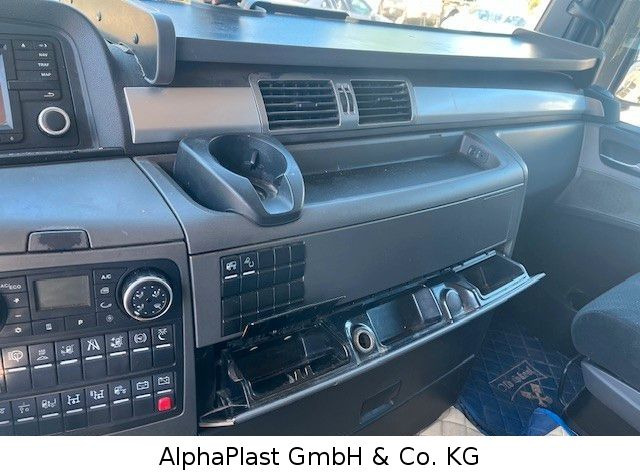 Cabeza tractora MAN 18.400 / 4x2 Hydraulik Orginal KM TipTop 18.400 / 4x2 Hydraulik Orginal KM TipTop: foto 14 Cabeza tractora MAN 18.400 / 4x2 Hydraulik Orginal KM TipTop 18.400 / 4x2 Hydraulik Orginal KM TipTop: foto 14