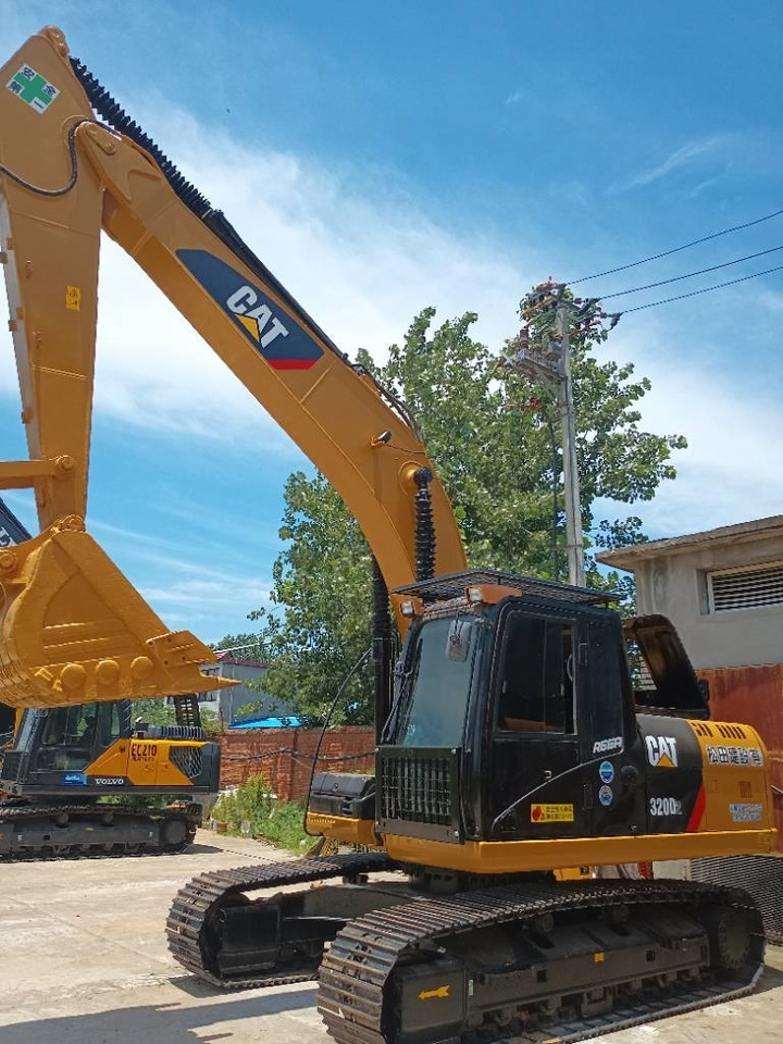 CAT 320 D2 - Excavadora de cadenas: foto 2 CAT 320 D2 - Excavadora de cadenas: foto 2