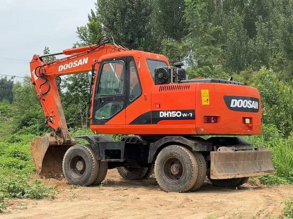 Doosan DH 150 W-7 - Excavadora de ruedas: foto 1 Doosan DH 150 W-7 - Excavadora de ruedas: foto 1