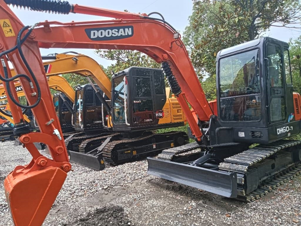 Doosan DH 60 - Excavadora de cadenas: foto 2 Doosan DH 60 - Excavadora de cadenas: foto 2