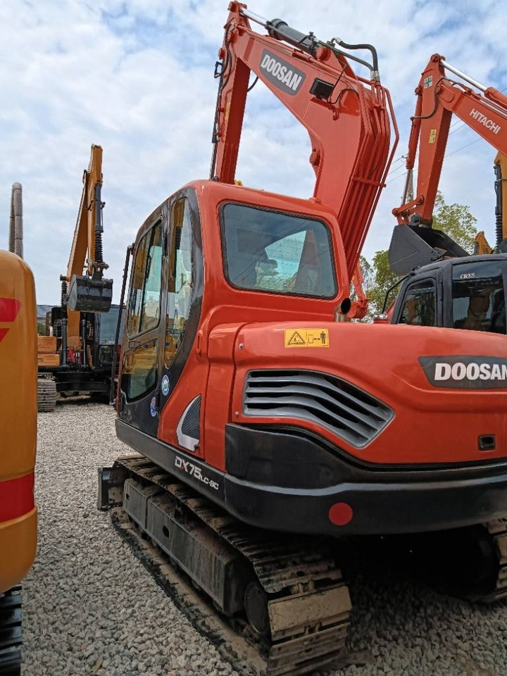 Doosan DX 75 - Excavadora de cadenas: foto 4 Doosan DX 75 - Excavadora de cadenas: foto 4
