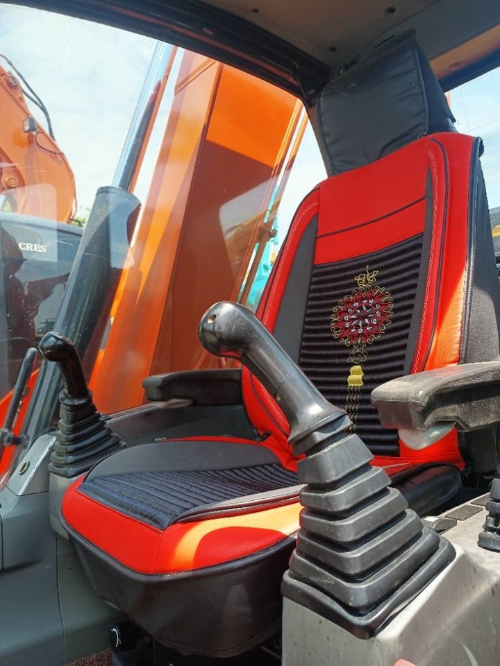 Doosan DX 75 - Excavadora de cadenas: foto 2 Doosan DX 75 - Excavadora de cadenas: foto 2