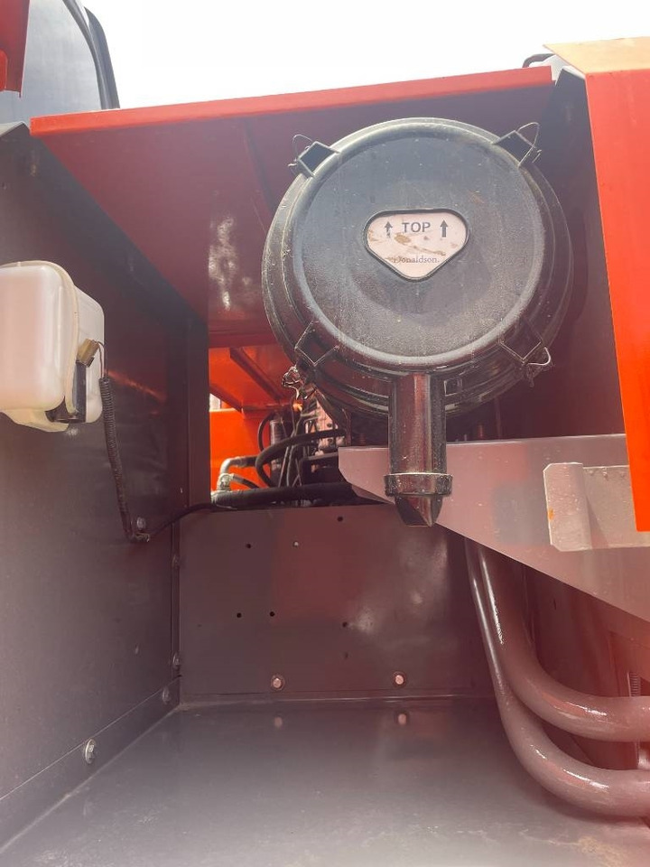 Hitachi ZX 200 - Excavadora de cadenas: foto 5 Hitachi ZX 200 - Excavadora de cadenas: foto 5