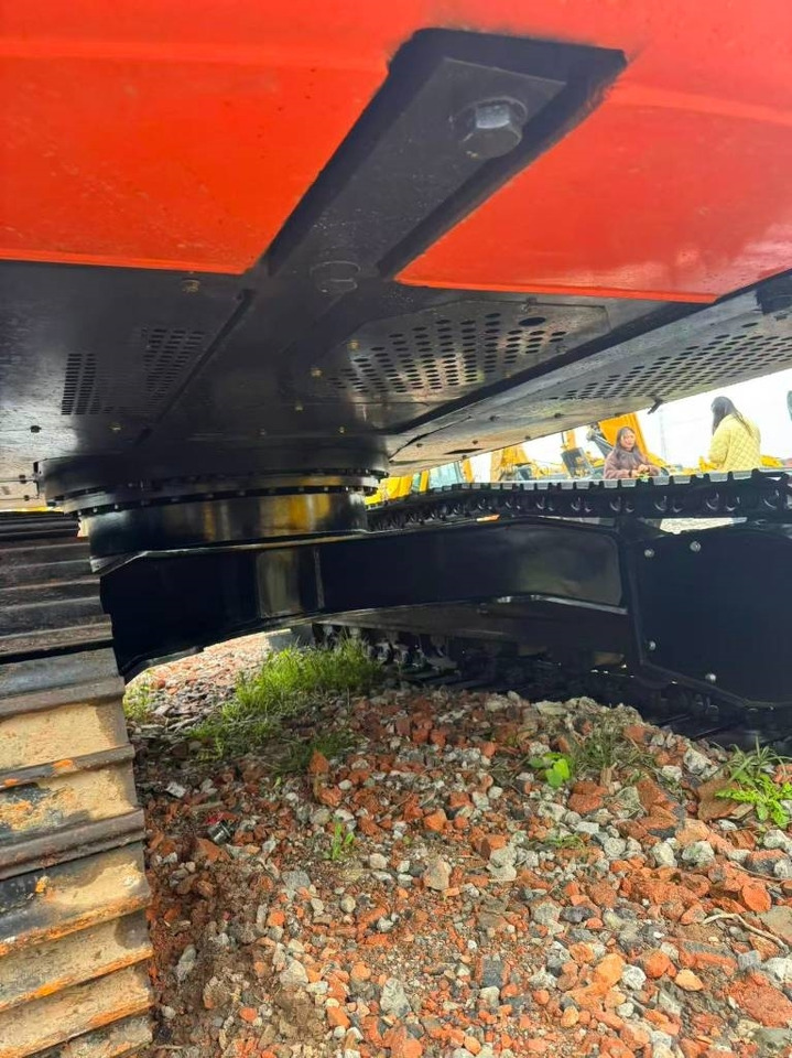 Excavadora de cadenas Hitachi ZX 200: foto 11