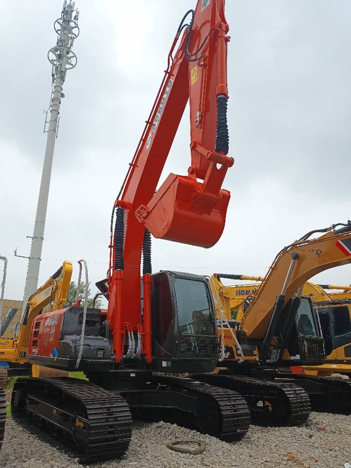 Hitachi ZX 200 - Excavadora de cadenas: foto 1 Hitachi ZX 200 - Excavadora de cadenas: foto 1