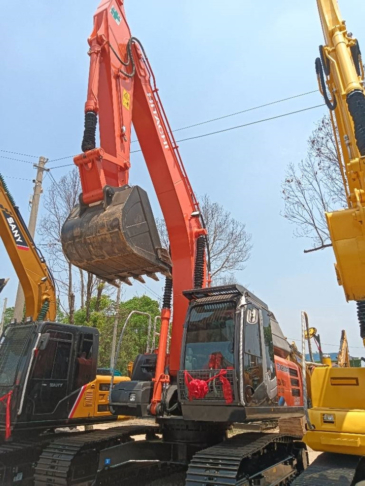Hitachi ZX 240 - Excavadora de cadenas: foto 1 Hitachi ZX 240 - Excavadora de cadenas: foto 1
