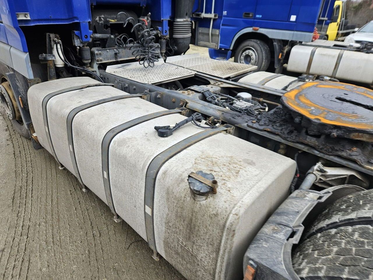 Cabeza tractora DAF 105.460 broken chassis: foto 15