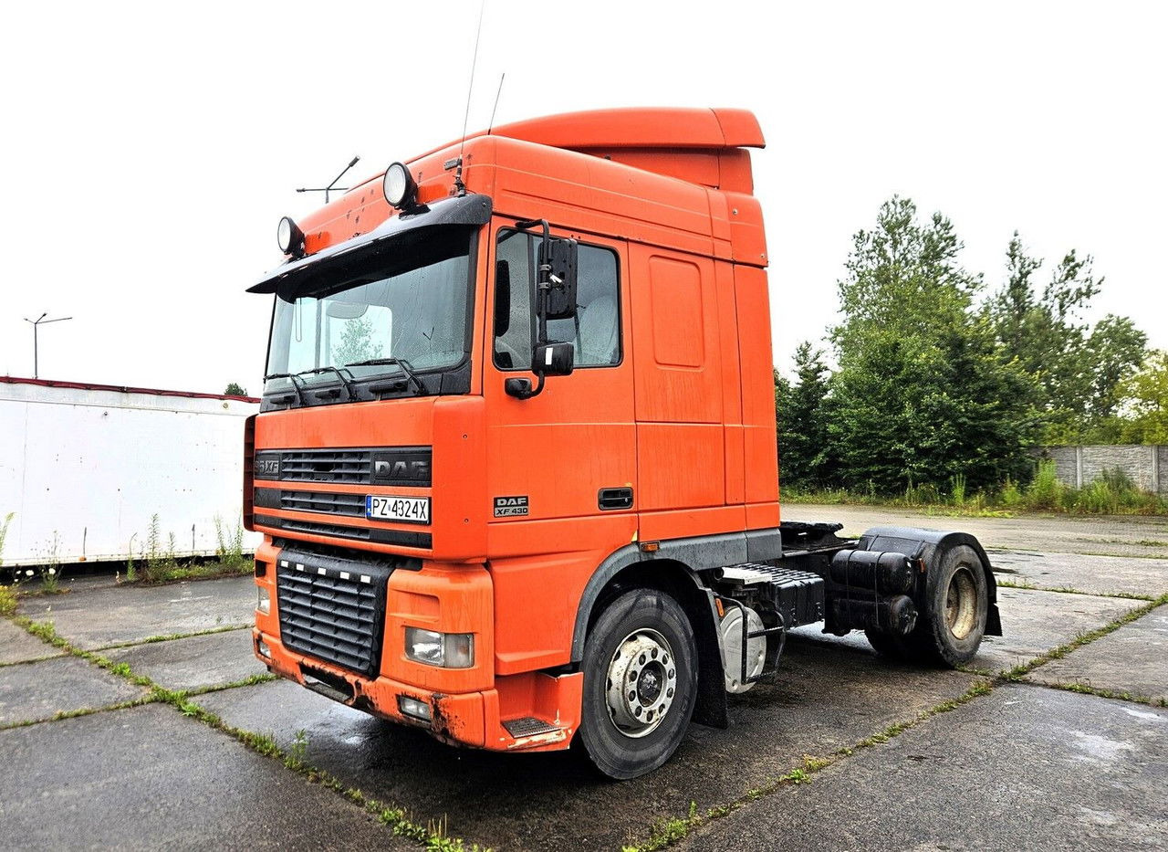 DAF XF 95.430 -2001 - Manual Pump AND Injectors - Euro 2- Manual GEA - Cabeza tractora: foto 2 DAF XF 95.430 -2001 - Manual Pump AND Injectors - Euro 2- Manual GEA - Cabeza tractora: foto 2