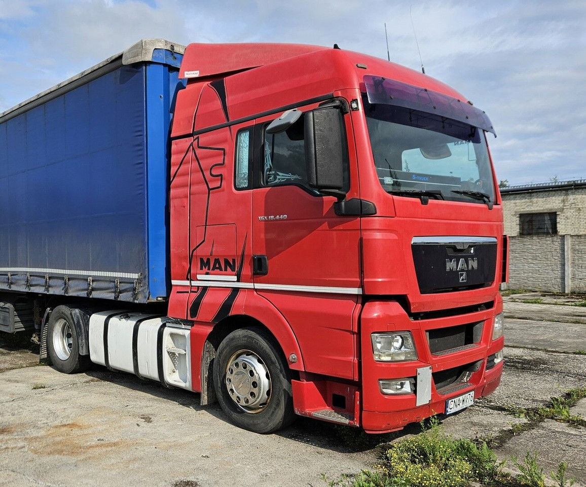 MAN TGX 18.440 XLX - manual - Cabeza tractora: foto 1 MAN TGX 18.440 XLX - manual - Cabeza tractora: foto 1