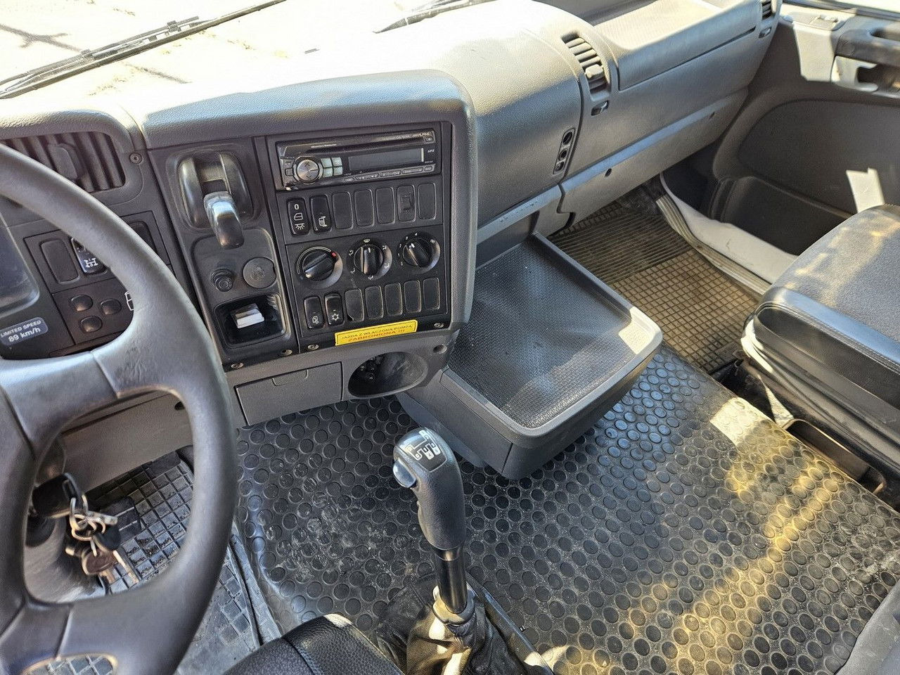 Volquete camión Scania R420 8x4 - Tipper - full spring - 2007 year: foto 21 Volquete camión Scania R420 8x4 - Tipper - full spring - 2007 year: foto 21