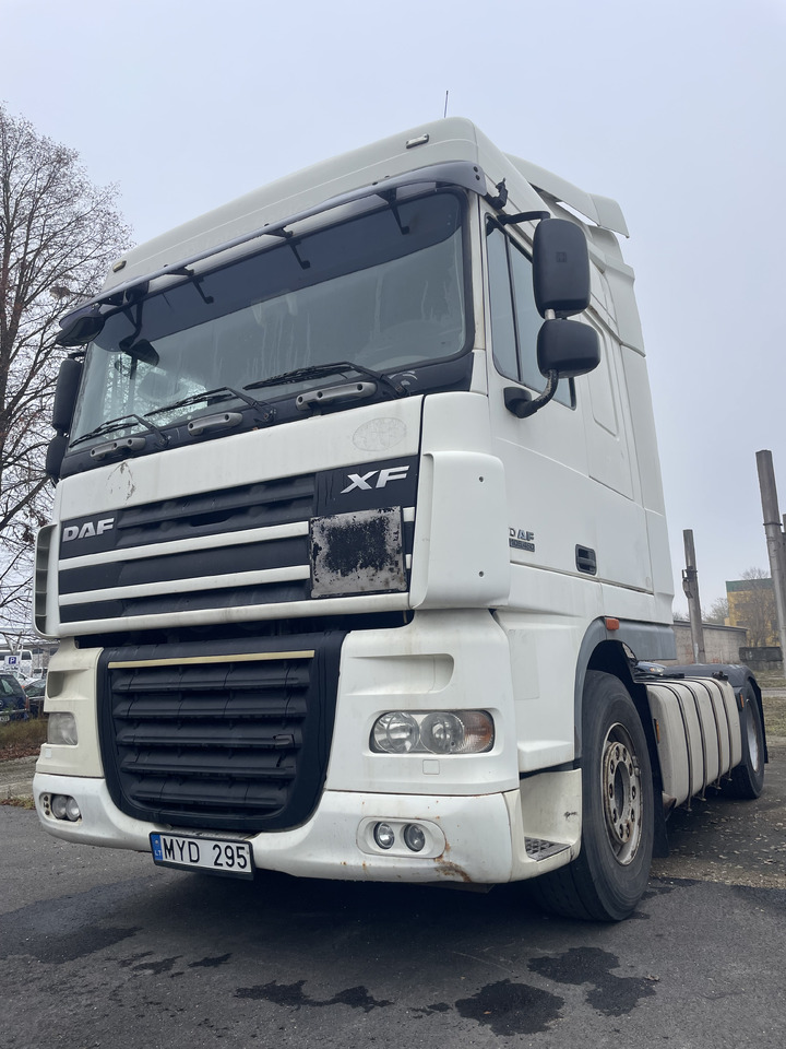 DAF XF105.460 Euro 5 manual gearbox - Cabeza tractora: foto 1 DAF XF105.460 Euro 5 manual gearbox - Cabeza tractora: foto 1