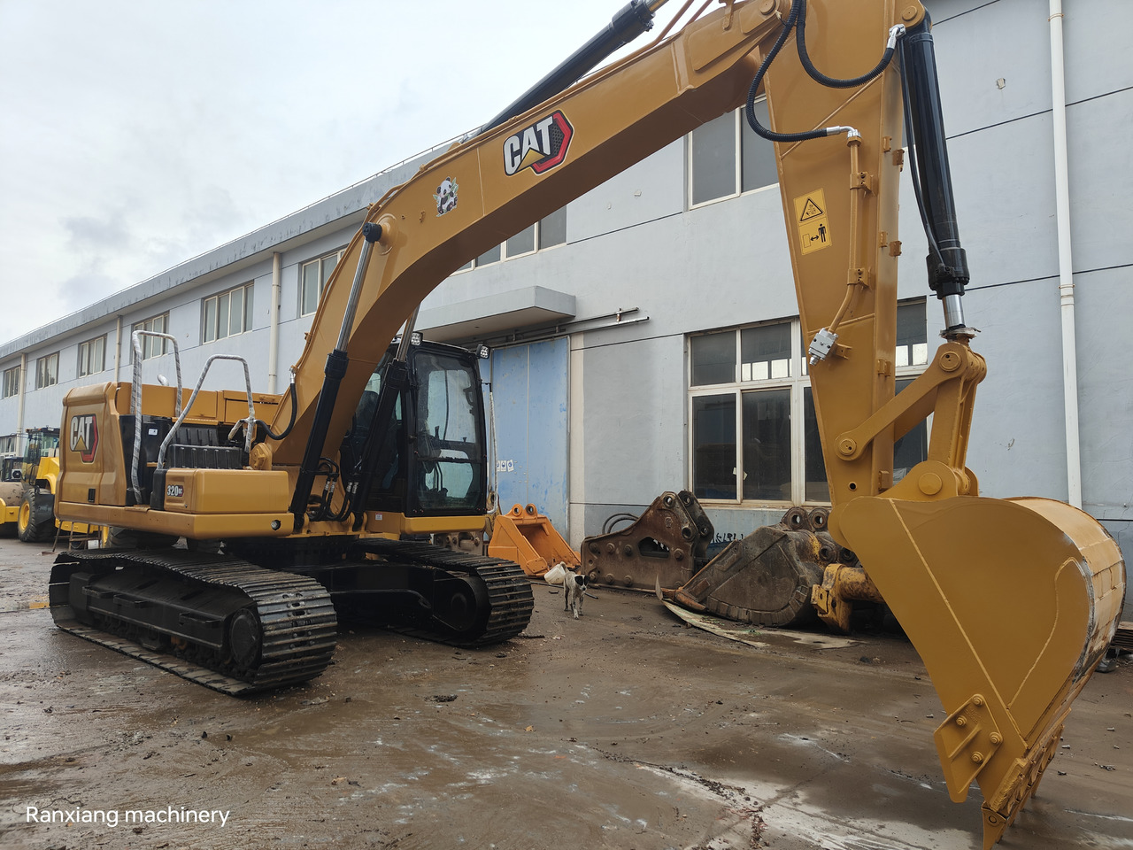 CATERPILLAR 320GC - Excavadora de cadenas: foto 3 CATERPILLAR 320GC - Excavadora de cadenas: foto 3