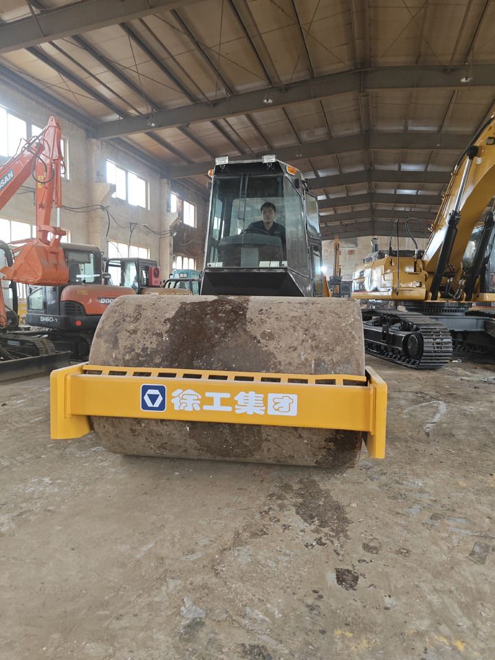 XCMG YZ18JC Used xcmg road roller/compactor - Apisonadora de asfalto: foto 5 XCMG YZ18JC Used xcmg road roller/compactor - Apisonadora de asfalto: foto 5