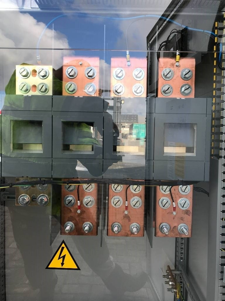 Leasing financiero de ATS Panel 2.000A - Max 1.380 kVA - DPX-27512  leasing ATS Panel 2.000A - Max 1.380 kVA - DPX-27512: foto 7