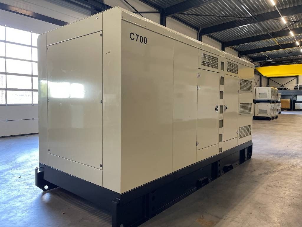 Cummins KTAA19-G6A - 700 kVA Generator - DPX-19848 - Generador industriale: foto 4 Cummins KTAA19-G6A - 700 kVA Generator - DPX-19848 - Generador industriale: foto 4