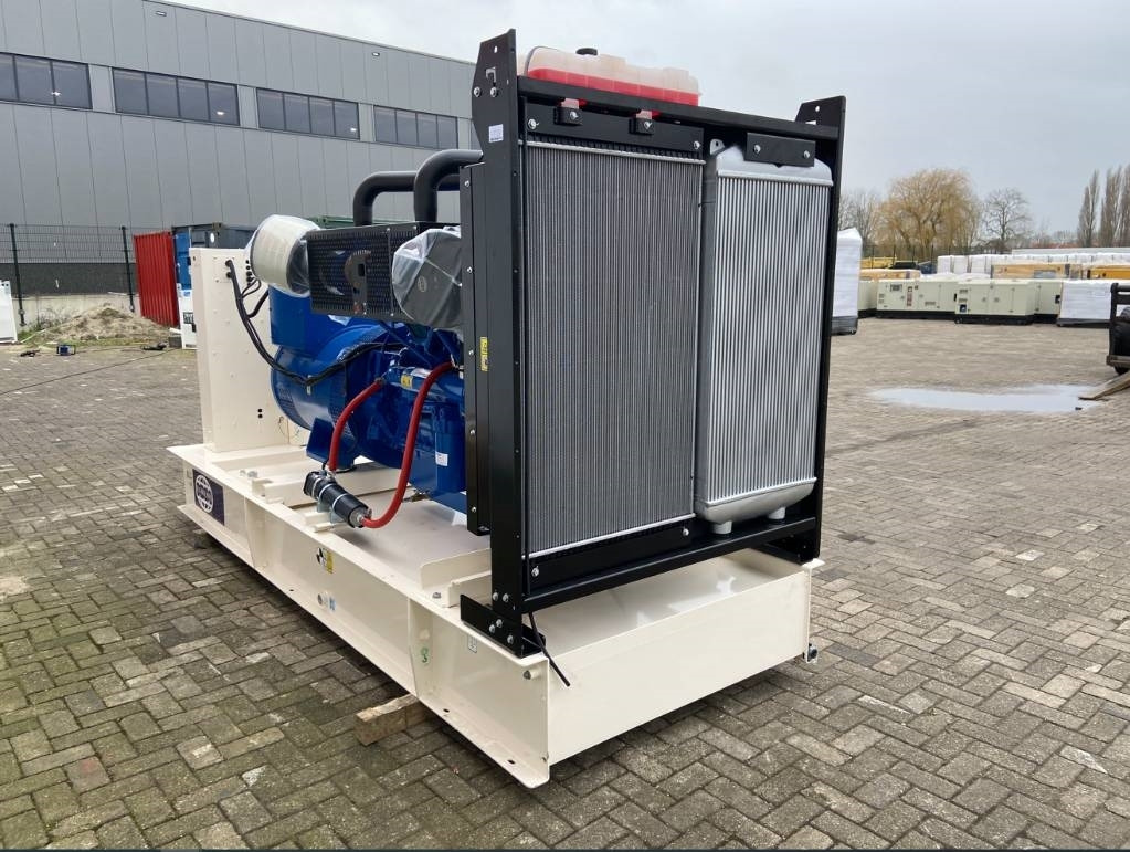 FG Wilson P660-3 - 660 kVA Open Genset - DPX-16022-O - Generador industriale: foto 3 FG Wilson P660-3 - 660 kVA Open Genset - DPX-16022-O - Generador industriale: foto 3