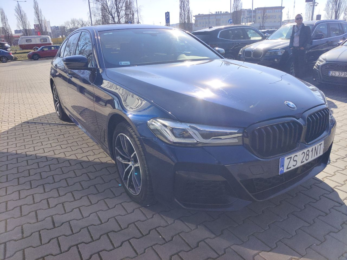 BMW 530e xDrive M Sport SEDAN - Sedan: foto 1 BMW 530e xDrive M Sport SEDAN - Sedan: foto 1