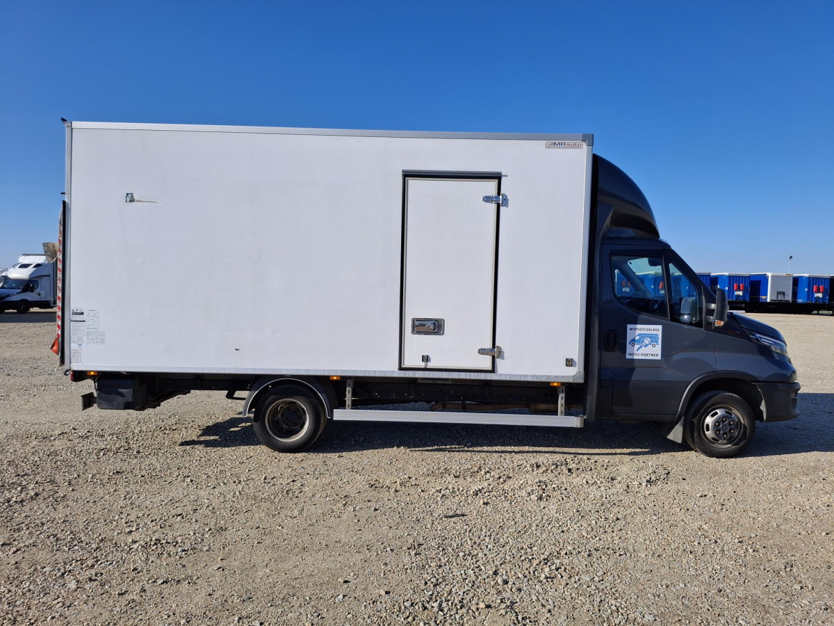 IVECO DAILY 50C18 KONTENER Z WINDĄ - Camión caja cerrada: foto 4 IVECO DAILY 50C18 KONTENER Z WINDĄ - Camión caja cerrada: foto 4