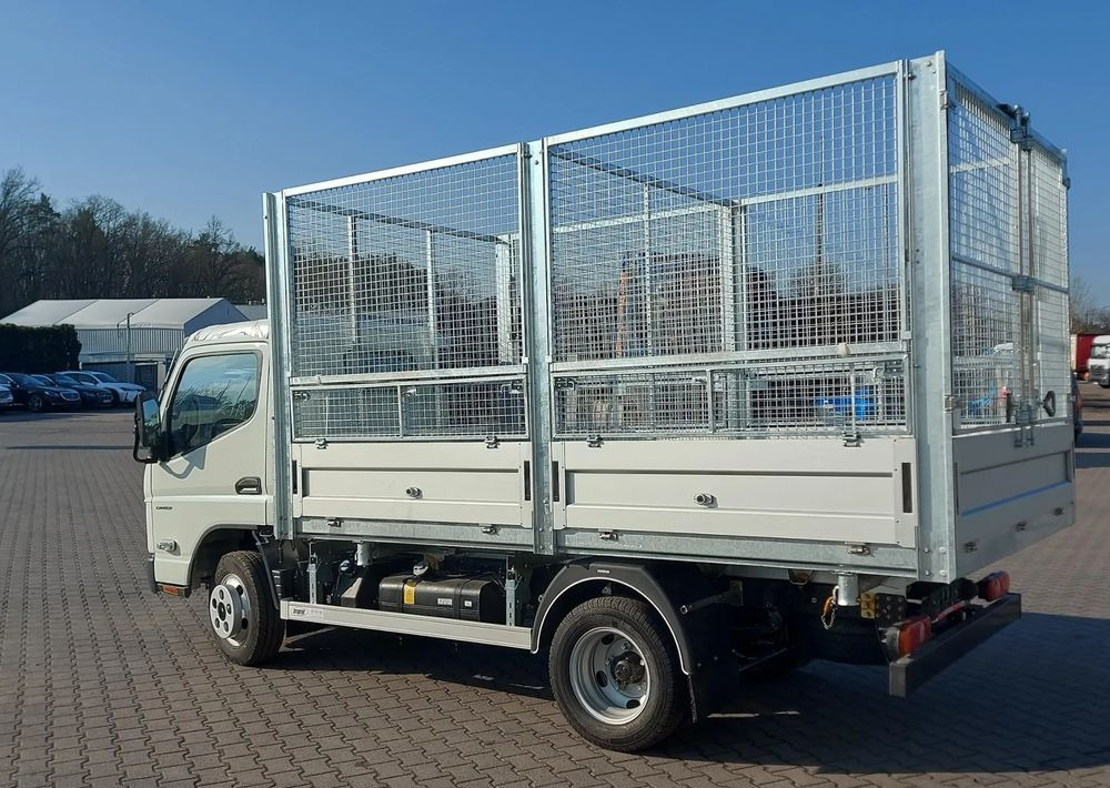 FUSO Canter 6S15 Wywrotka - Camión de basura: foto 5 FUSO Canter 6S15 Wywrotka - Camión de basura: foto 5