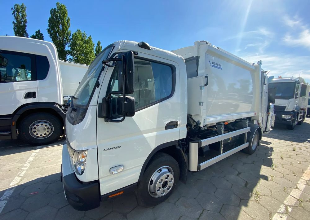 FUSO Canter 9C18 Śmieciarka - Camión de basura: foto 5 FUSO Canter 9C18 Śmieciarka - Camión de basura: foto 5