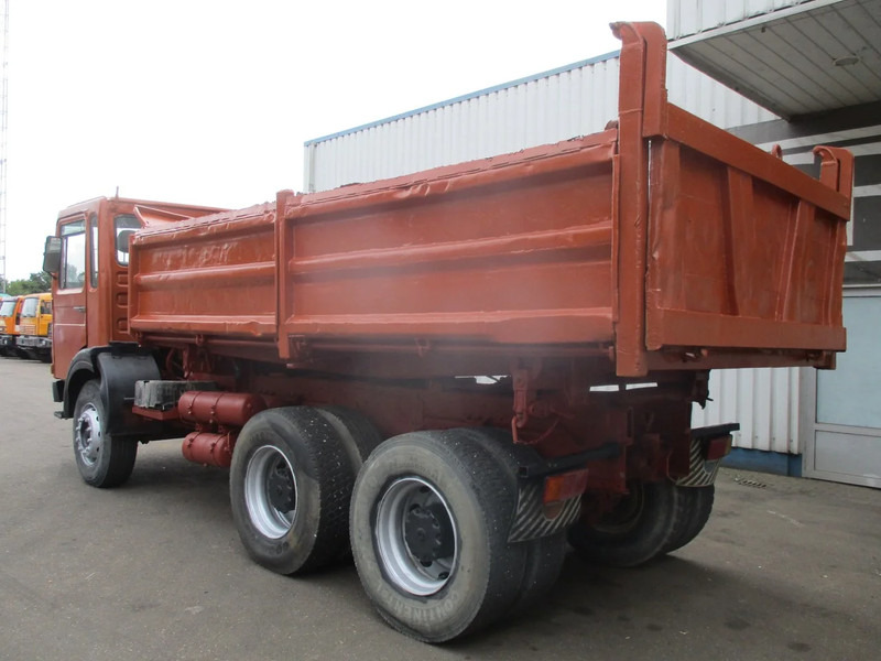 MAN 26.321 6x4 , 3 way tipper , ZF Manual , Spring suspension - Volquete camión: foto 5 MAN 26.321 6x4 , 3 way tipper , ZF Manual , Spring suspension - Volquete camión: foto 5