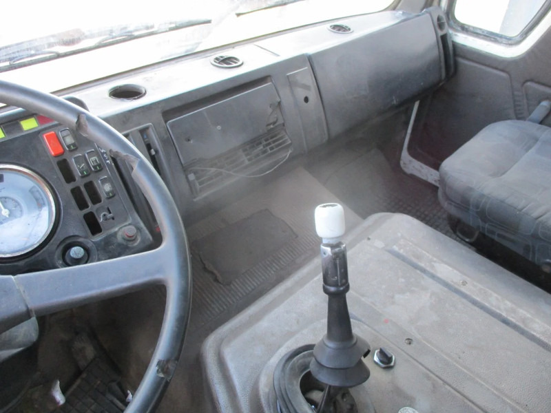 Chasis camión Mercedes-Benz 2233 , V8, Bi Turbo , ZF Manual , 6x2: foto 9