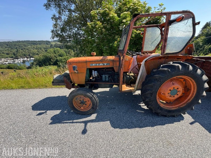 1973 Fiat 415 - Traktor med henger Skuffe og Vedkløyver - Tractor: foto 1 1973 Fiat 415 - Traktor med henger Skuffe og Vedkløyver - Tractor: foto 1