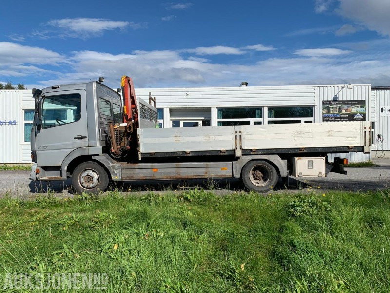 2001 Mercedes-Benz 817L/36AT - 7500 kg - Liten lastebil med kran - Camión caja abierta: foto 5 2001 Mercedes-Benz 817L/36AT - 7500 kg - Liten lastebil med kran - Camión caja abierta: foto 5