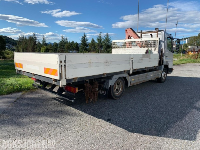 2001 Mercedes-Benz 817L/36AT - 7500 kg - Liten lastebil med kran - Camión caja abierta: foto 3 2001 Mercedes-Benz 817L/36AT - 7500 kg - Liten lastebil med kran - Camión caja abierta: foto 3