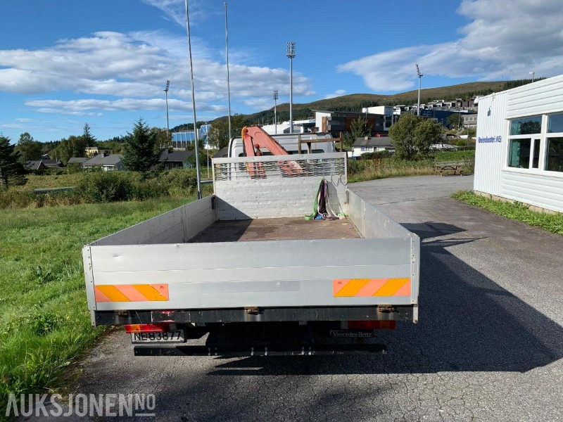 2001 Mercedes-Benz 817L/36AT - 7500 kg - Liten lastebil med kran - Camión caja abierta: foto 4 2001 Mercedes-Benz 817L/36AT - 7500 kg - Liten lastebil med kran - Camión caja abierta: foto 4