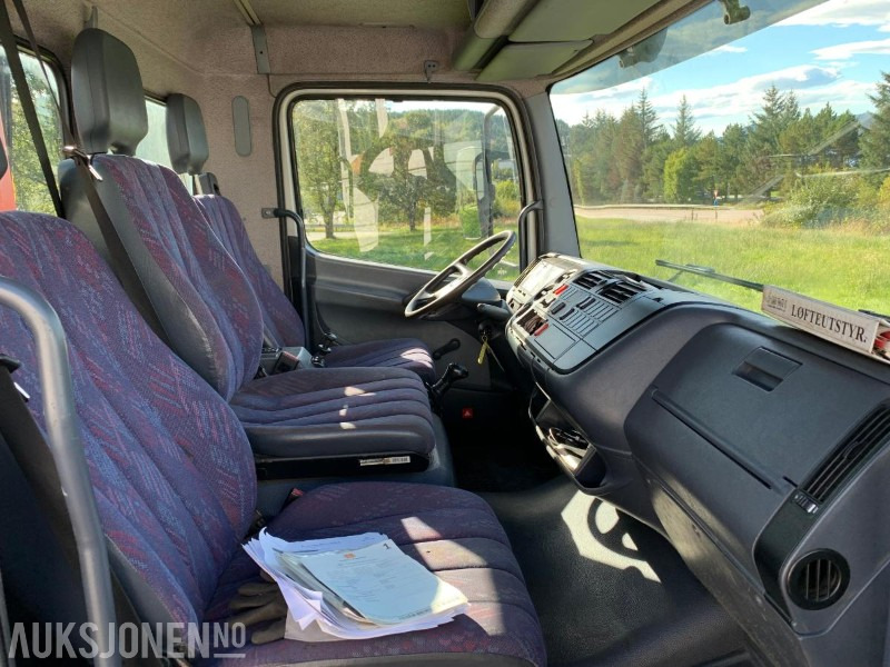 Leasing financiero de  2001 Mercedes-Benz 817L/36AT - 7500 kg - Liten lastebil med kran leasing 2001 Mercedes-Benz 817L/36AT - 7500 kg - Liten lastebil med kran: foto 12