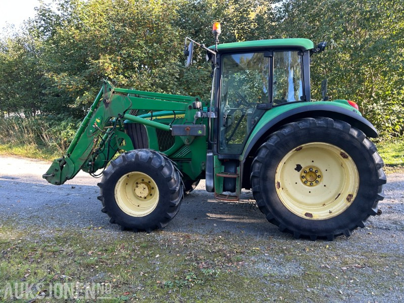 2004 John Deere 6320 - traktor med frontlaster - Tractor: foto 4 2004 John Deere 6320 - traktor med frontlaster - Tractor: foto 4