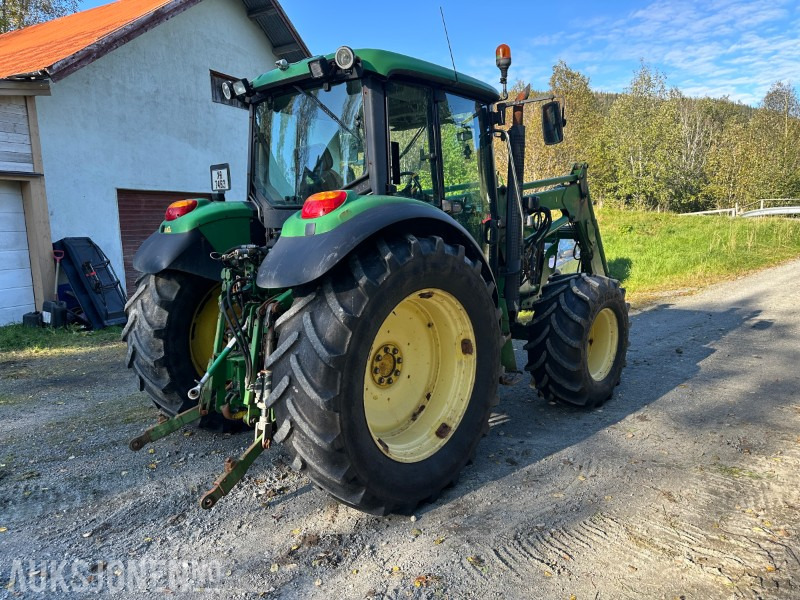 2004 John Deere 6320 - traktor med frontlaster - Tractor: foto 2 2004 John Deere 6320 - traktor med frontlaster - Tractor: foto 2