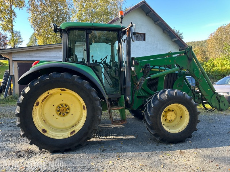 2004 John Deere 6320 - traktor med frontlaster - Tractor: foto 5 2004 John Deere 6320 - traktor med frontlaster - Tractor: foto 5