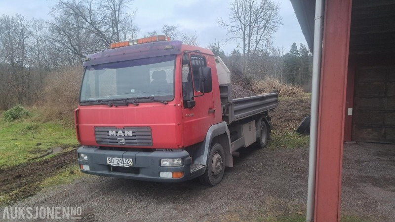 2004 MAN LE8.180 tippbil eu ok til 02.2026 - Volquete camión: foto 1 2004 MAN LE8.180 tippbil eu ok til 02.2026 - Volquete camión: foto 1
