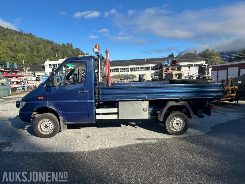 2004 Mercedes-Benz 313 CDI SPRINTER 2.1-129 D - Kran - Tippkasse - 173782 km - Volquete furgoneta: foto 2 2004 Mercedes-Benz 313 CDI SPRINTER 2.1-129 D - Kran - Tippkasse - 173782 km - Volquete furgoneta: foto 2
