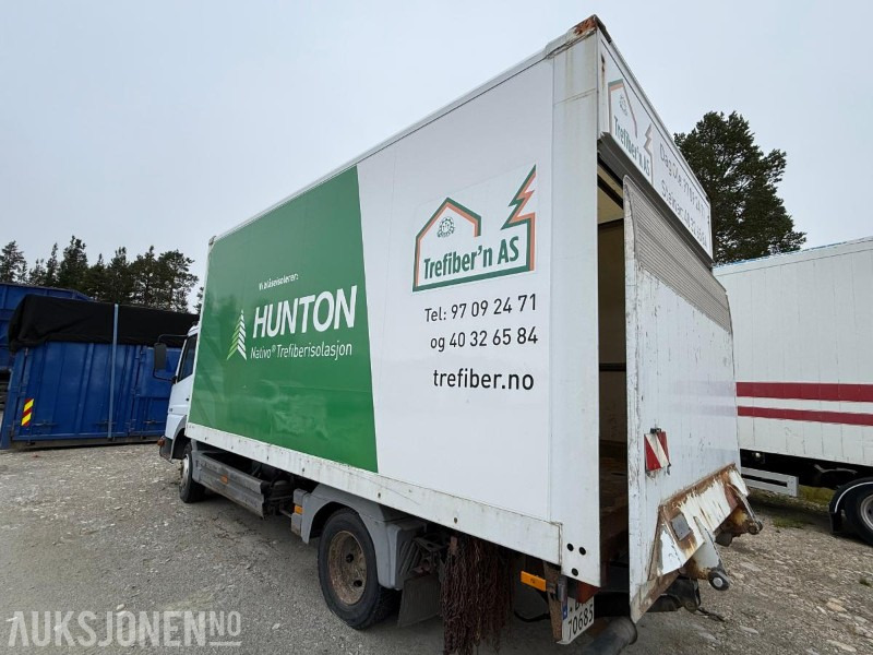2004 Mercedes Benz Atego 815 C1 lett lastebil - Camión caja cerrada: foto 3 2004 Mercedes Benz Atego 815 C1 lett lastebil - Camión caja cerrada: foto 3