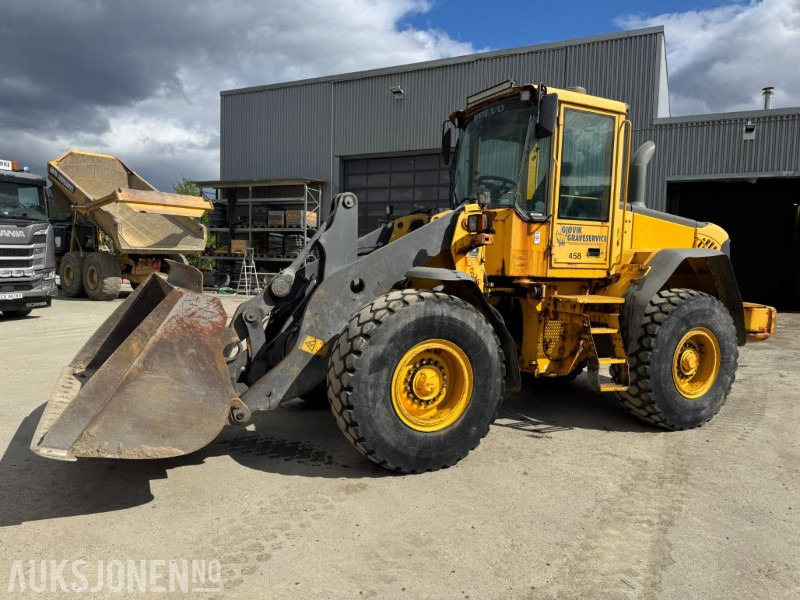 2006 Volvo L70E med skuffe - Cargadora de ruedas: foto 1 2006 Volvo L70E med skuffe - Cargadora de ruedas: foto 1