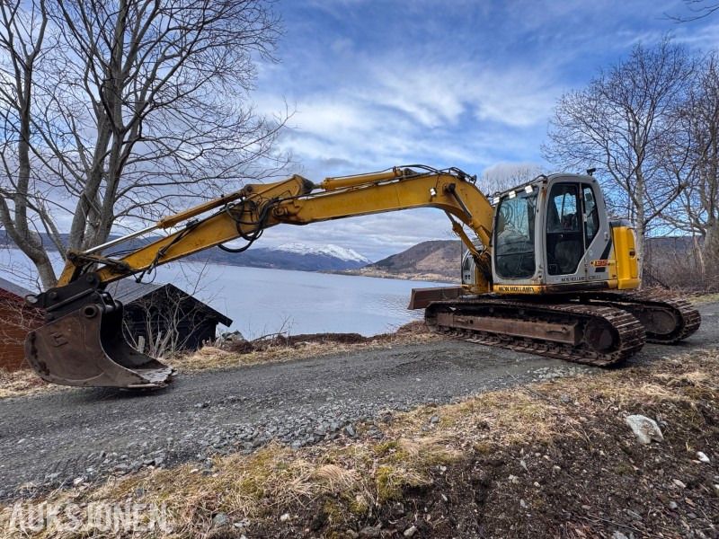 2008 New Holland E135B SR-2 gravemaskin - Sentralsmøring - 1 graveskuffe - Excavadora: foto 1 2008 New Holland E135B SR-2 gravemaskin - Sentralsmøring - 1 graveskuffe - Excavadora: foto 1
